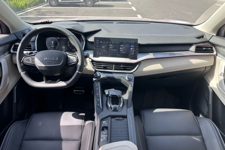 Used Lynk & Co 06 2021 1.5T Shero Pink Special Edition Interior 1