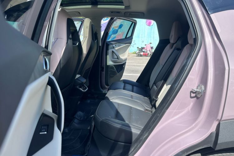 Used Lynk & Co 06 2021 1.5T Shero Pink Special Edition Interior 3