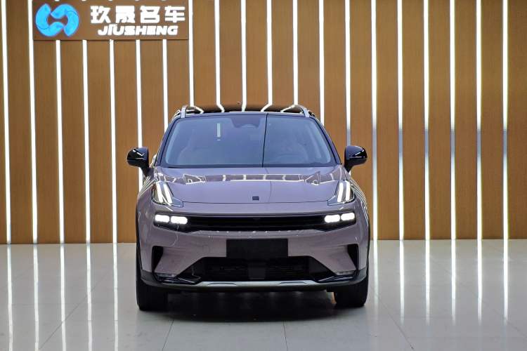 Used Lynk & Co 06 2021 1.5T Shero Pink Special Edition Interior 4