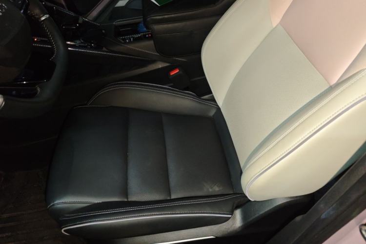Used Lynk & Co 06 2021 1.5T Shero Pink Special Edition Left Front Seat