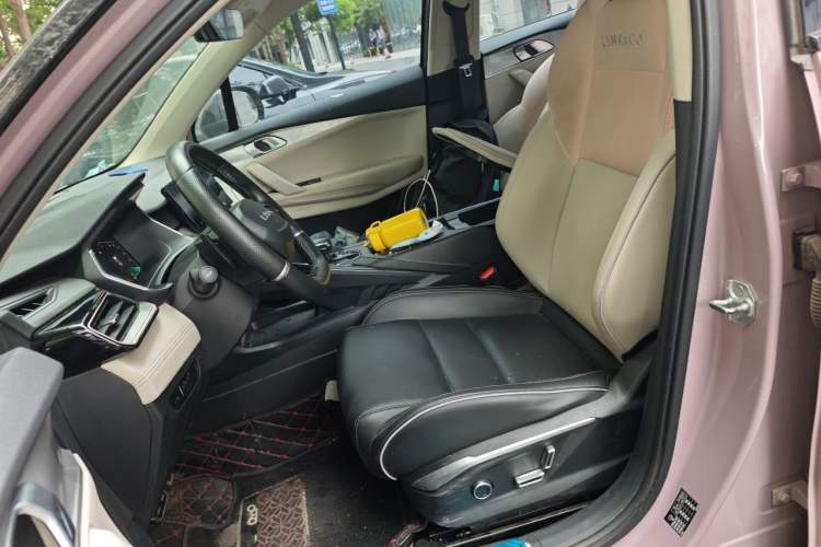 Used Lynk & Co 06 2021 1.5T Shero Pink Special Edition Left Front Seat