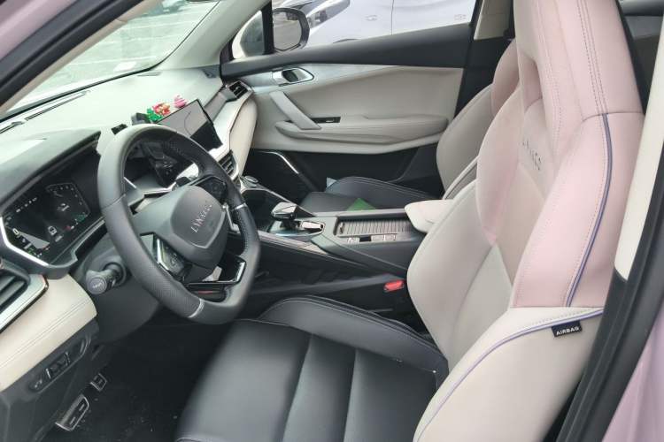 Used Lynk & Co 06 2021 1.5T Shero Pink Special Edition Left Front Seat