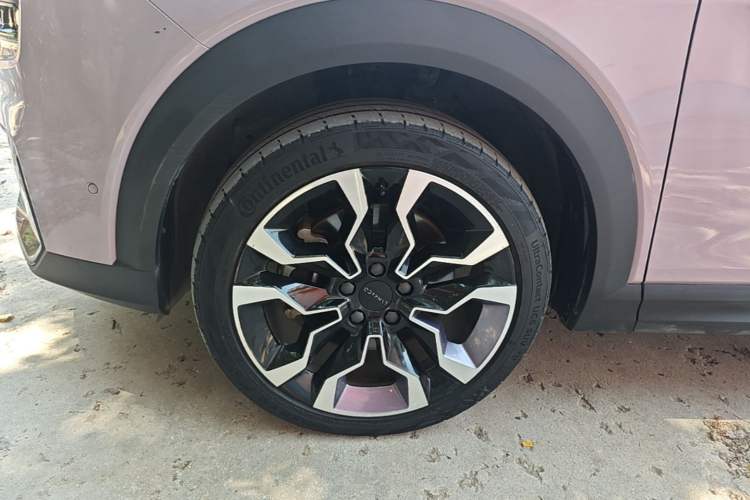 Used Lynk & Co 06 2021 1.5T Shero Pink Special Edition Left Front Wheel Hub
