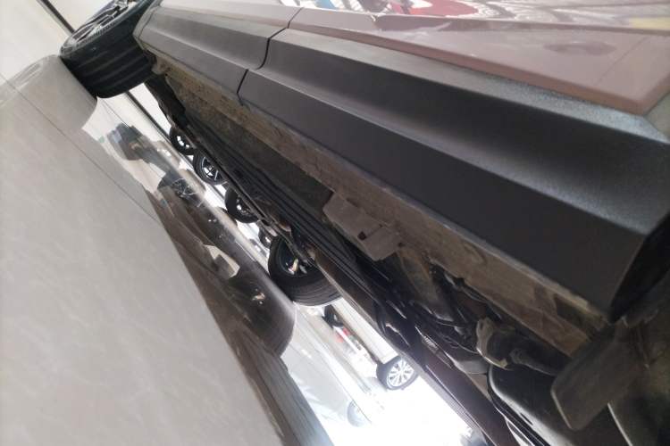 Used Lynk & Co 06 2021 1.5T Shero Pink Special Edition Left Side Sill