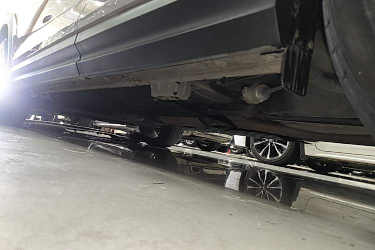 Used Lynk & Co 06 2021 1.5T Shero Pink Special Edition Left Side Sill