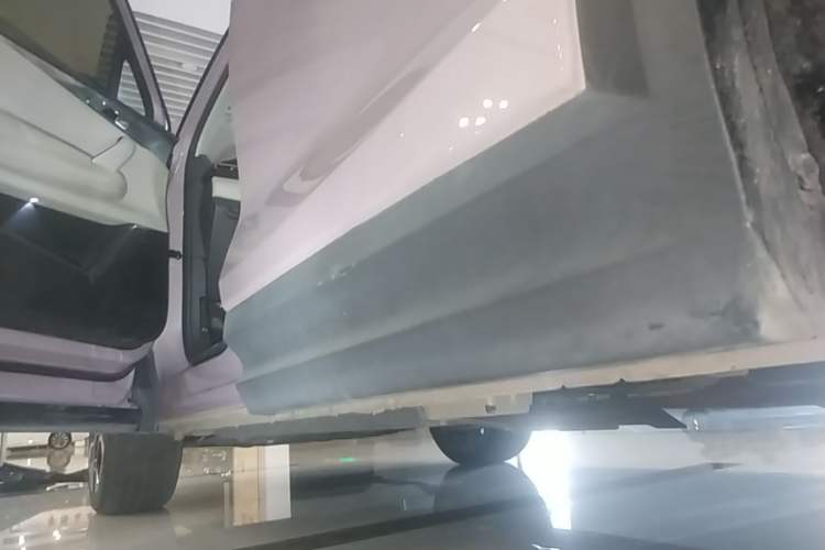 Used Lynk & Co 06 2021 1.5T Shero Pink Special Edition Left Side Sill