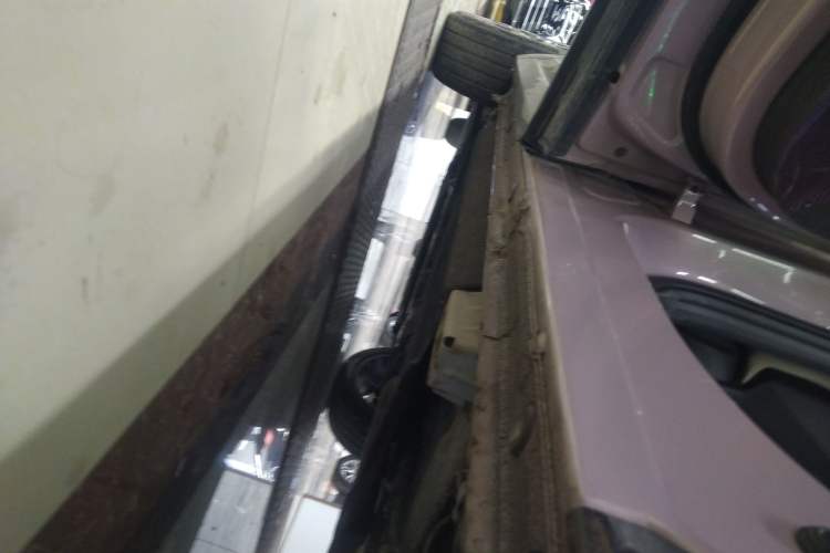 Used Lynk & Co 06 2021 1.5T Shero Pink Special Edition Left Side Sill