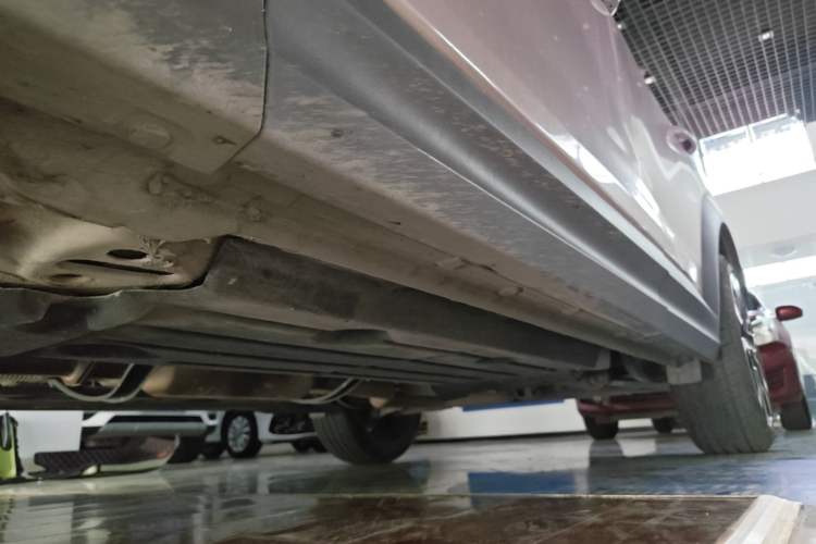 Used Lynk & Co 06 2021 1.5T Shero Pink Special Edition Left Side Sill