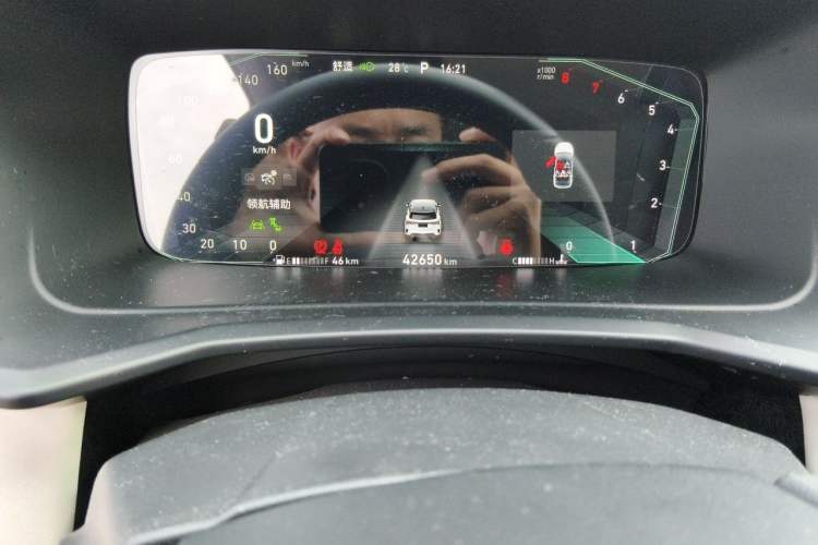 Used Lynk & Co 06 2021 1.5T Shero Pink Special Edition Odometer Close Up