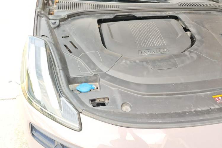 Used Lynk & Co 06 2021 1.5T Shero Pink Special Edition Engine Bay Right