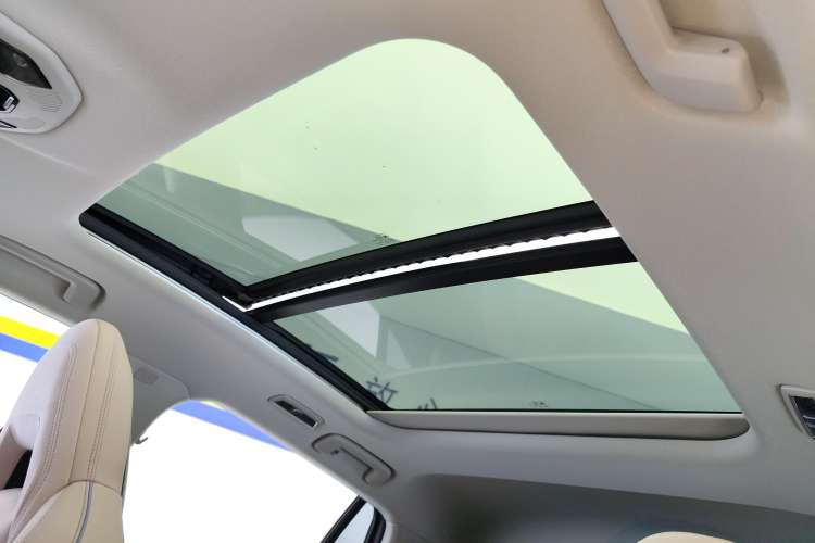 Used Lynk & Co 06 2021 1.5T Shero Pink Special Edition Headliner