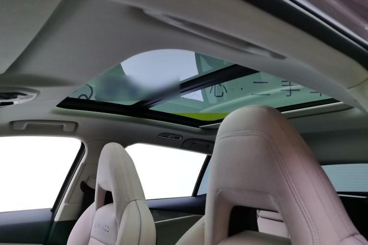 Used Lynk & Co 06 2021 1.5T Shero Pink Special Edition Headliner