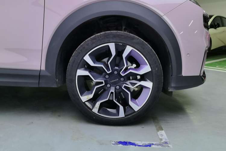 Used Lynk & Co 06 2021 1.5T Shero Pink Special Edition Right Rear Wheel Hub