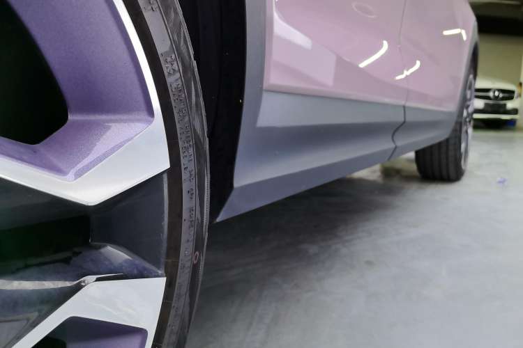 Used Lynk & Co 06 2021 1.5T Shero Pink Special Edition Right Side Sill