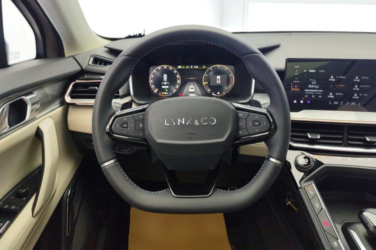 Used Lynk & Co 06 2021 1.5T Shero Pink Special Edition Steering Wheel