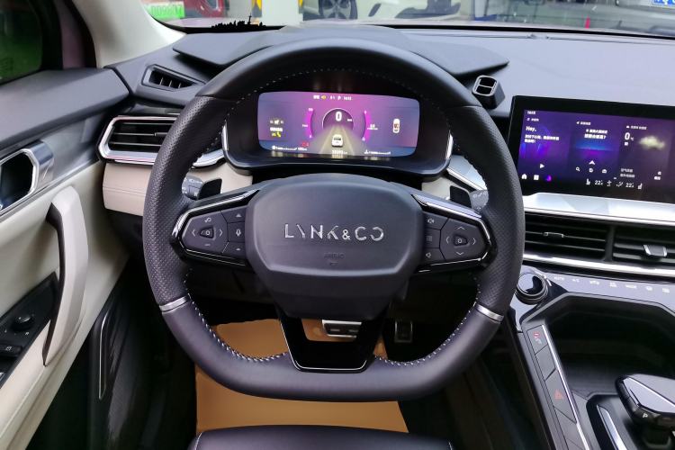 Used Lynk & Co 06 2021 1.5T Shero Pink Special Edition Steering Wheel