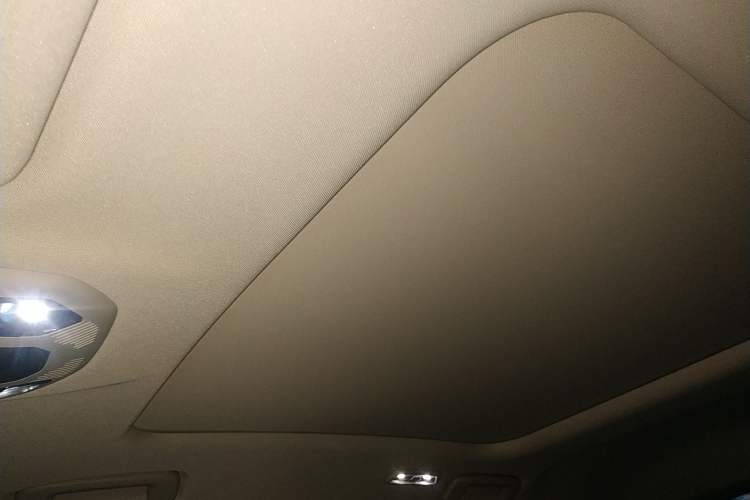 Used Lynk & Co 06 2021 1.5T Shero Pink Special Edition Headliner