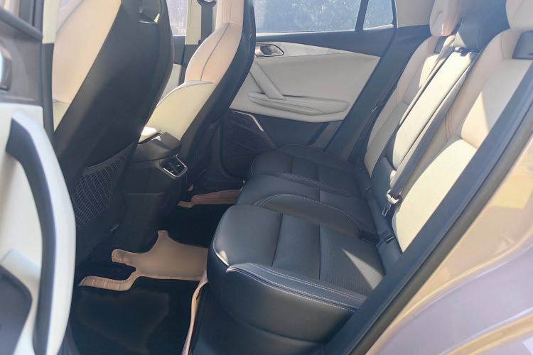 Used Lynk & Co 06 2021 1.5T Shero Pink Special Edition Interior 3