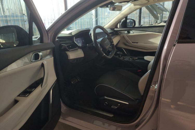 Used Lynk & Co 06 2021 1.5T Shero Pink Special Edition Interior 3