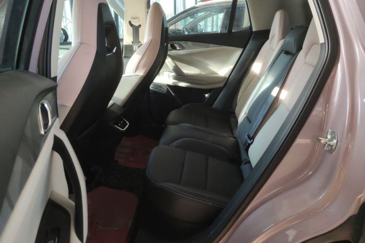 Used Lynk & Co 06 2021 1.5T Shero Pink Special Edition Interior 4