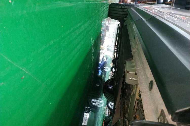 Used Lynk & Co 06 2021 1.5T Shero Pink Special Edition Left Side Sill
