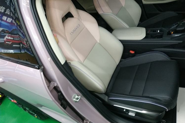 Used Lynk & Co 06 2021 1.5T Shero Pink Special Edition Right Front Seat