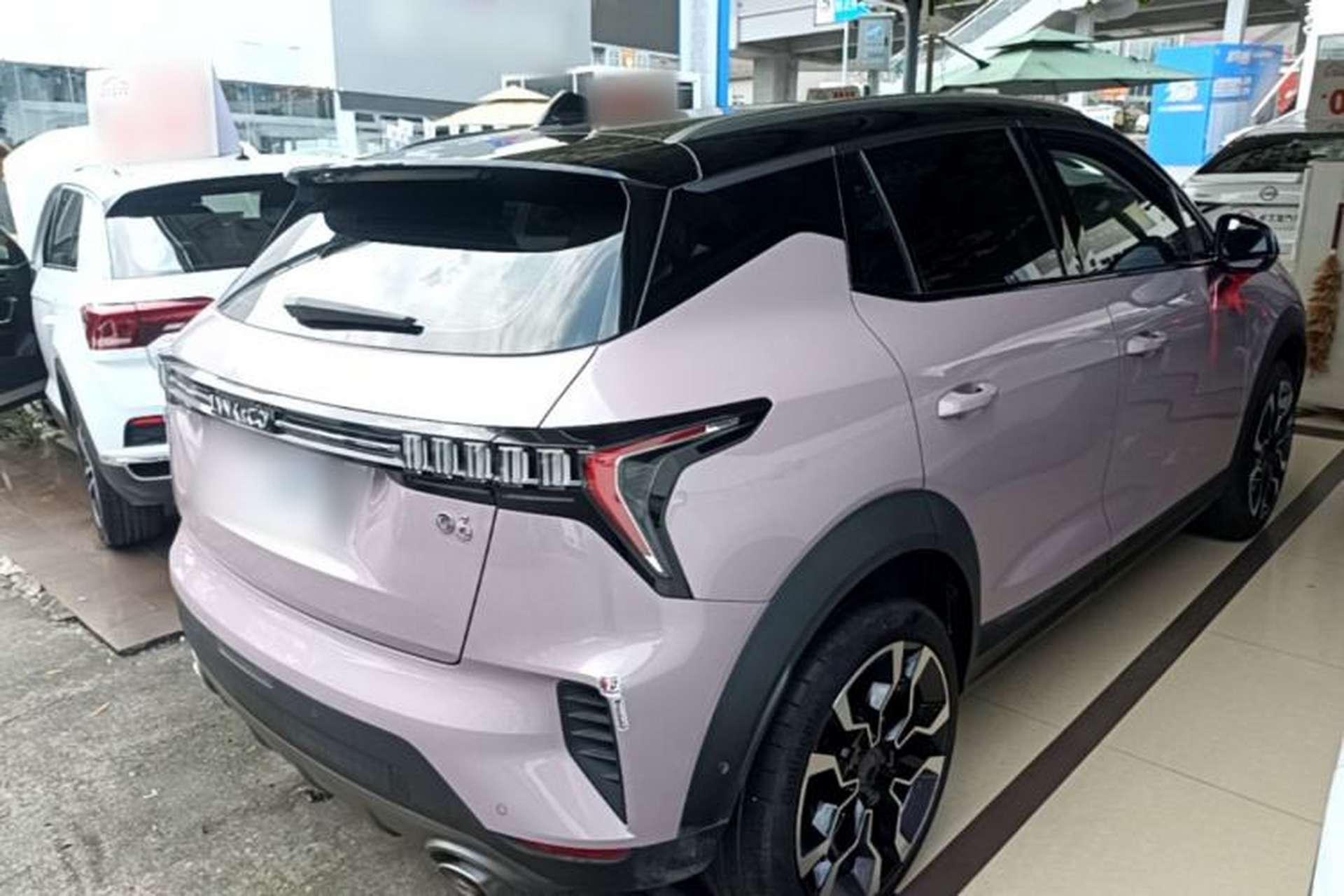 Used Lynk & Co 06 2021 1.5T Shero Pink Special Edition Rear Right 45 Deg