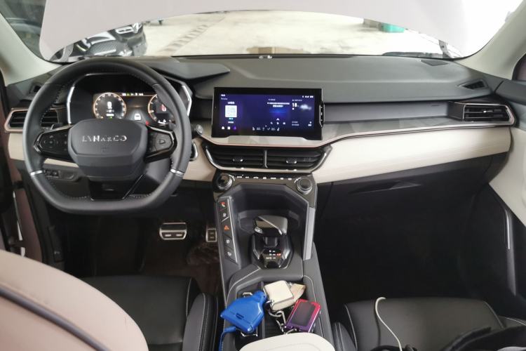 Used Lynk & Co 06 2021 1.5T Shero Pink Special Edition Center Console