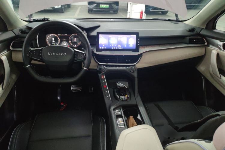 Used Lynk & Co 06 2021 1.5T Shero Pink Special Edition Center Console