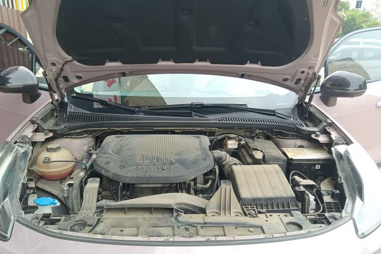 Used Lynk & Co 06 2021 1.5T Shero Pink Special Edition Engine Bay