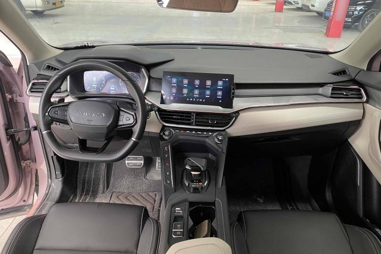 Used Lynk & Co 06 2021 1.5T Shero Pink Special Edition Interior 1
