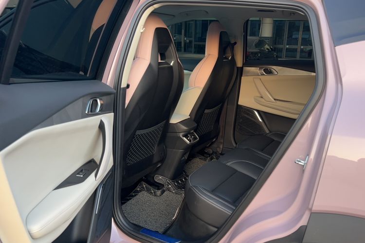 Used Lynk & Co 06 2021 1.5T Shero Pink Special Edition Interior 1