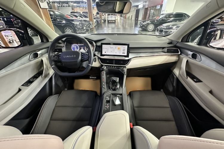 Used Lynk & Co 06 2021 1.5T Shero Pink Special Edition Interior 1