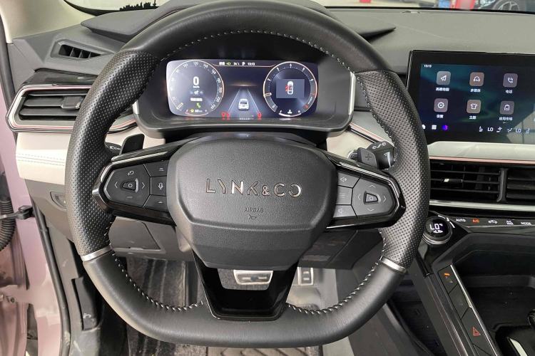 Used Lynk & Co 06 2021 1.5T Shero Pink Special Edition Interior 2