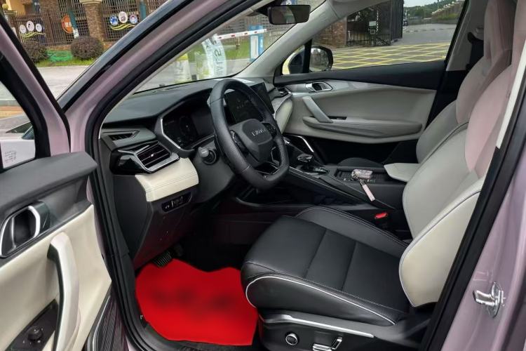 Used Lynk & Co 06 2021 1.5T Shero Pink Special Edition Interior 2