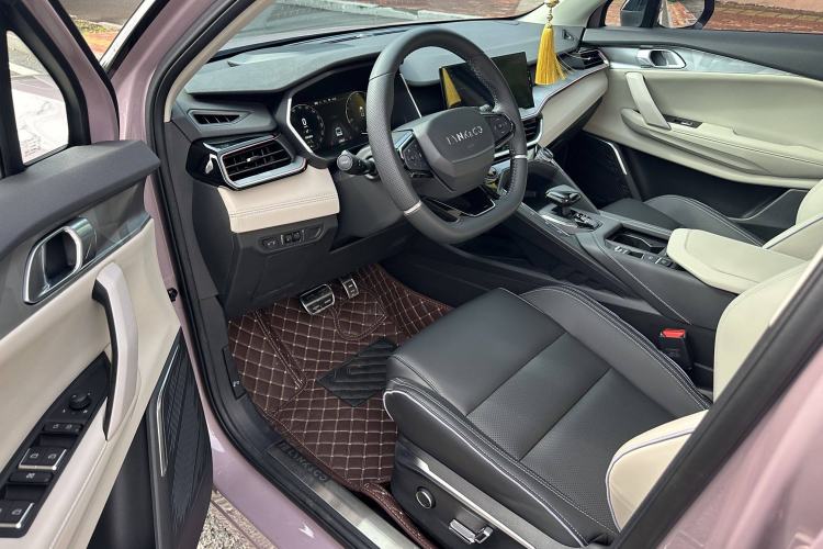 Used Lynk & Co 06 2021 1.5T Shero Pink Special Edition Interior 3