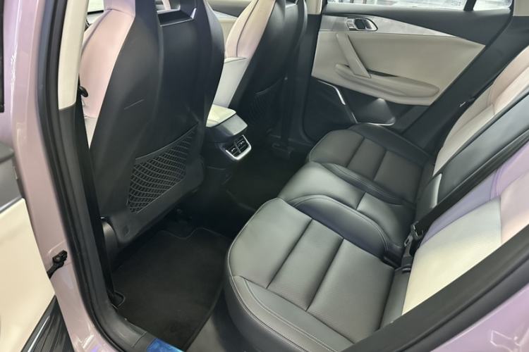 Used Lynk & Co 06 2021 1.5T Shero Pink Special Edition Interior 5