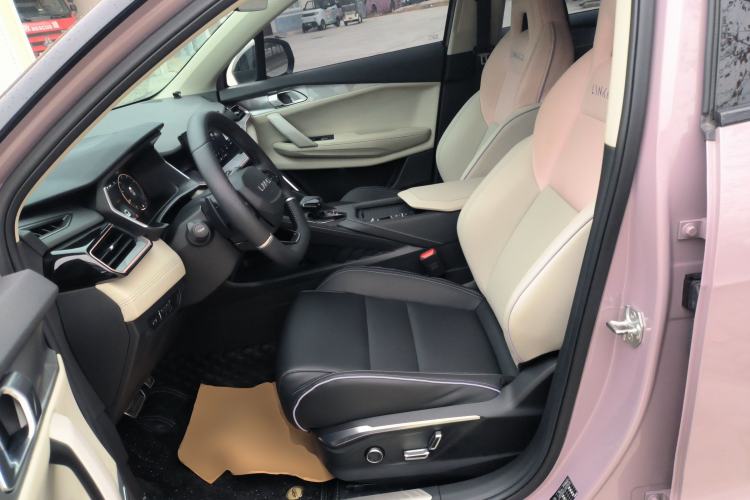 Used Lynk & Co 06 2021 1.5T Shero Pink Special Edition Left Front Seat