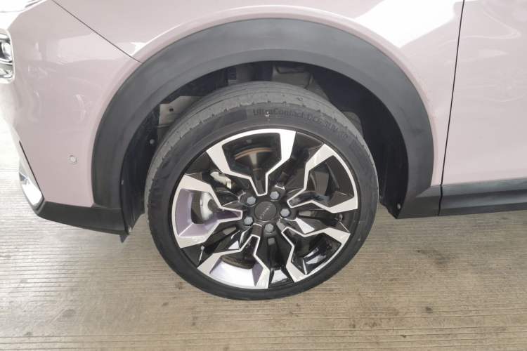 Used Lynk & Co 06 2021 1.5T Shero Pink Special Edition Left Front Wheel Hub