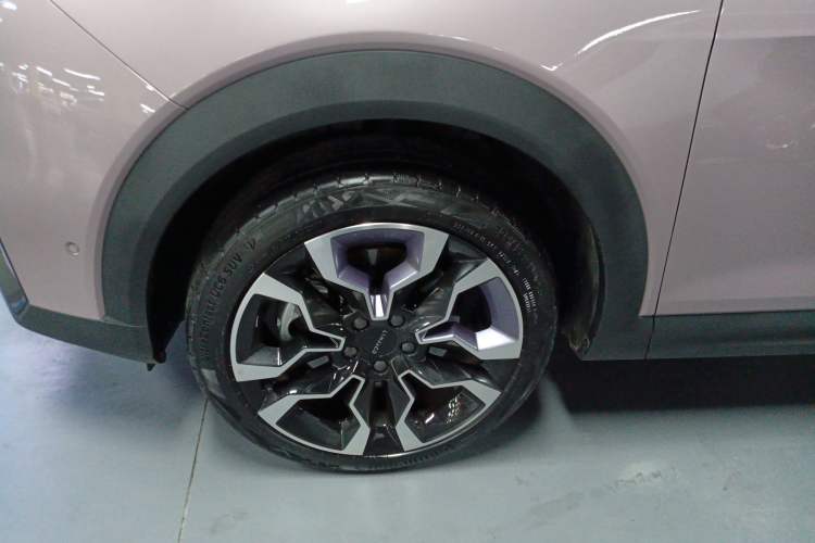 Used Lynk & Co 06 2021 1.5T Shero Pink Special Edition Left Front Wheel Hub