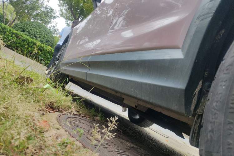 Used Lynk & Co 06 2021 1.5T Shero Pink Special Edition Left Side Sill