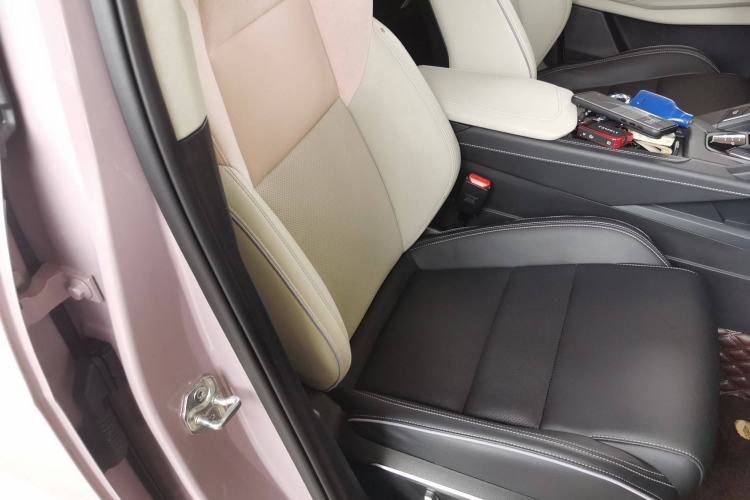 Used Lynk & Co 06 2021 1.5T Shero Pink Special Edition Right Front Seat