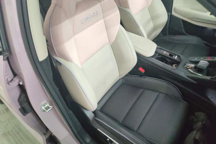 Used Lynk & Co 06 2021 1.5T Shero Pink Special Edition Right Front Seat