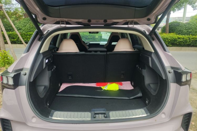 Used Lynk & Co 06 2021 1.5T Shero Pink Special Edition Trunk