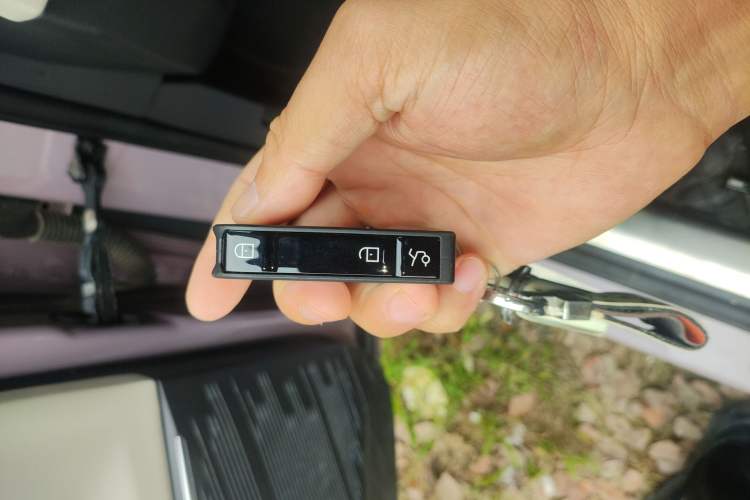 Used Lynk & Co 06 2021 1.5T Shero Pink Special Edition Vehicle Key