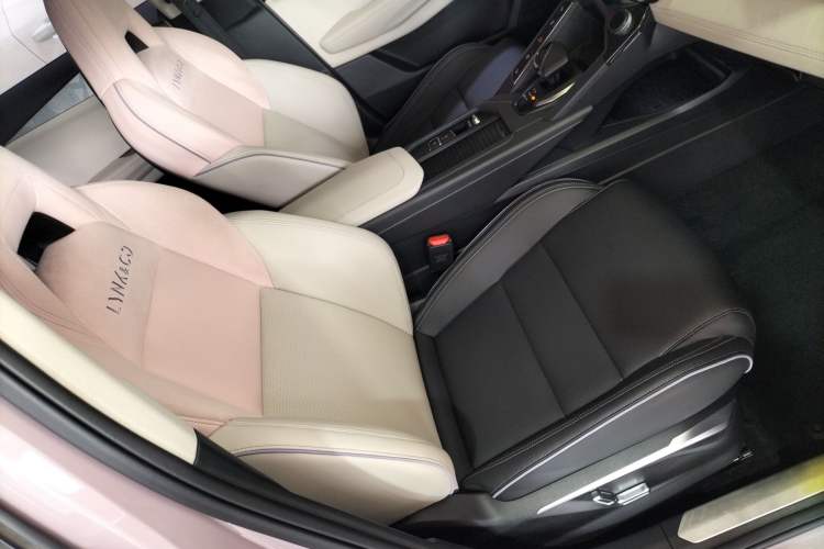 Used Lynk & Co 06 2021 1.5T Shero Pink Special Edition Right Front Seat