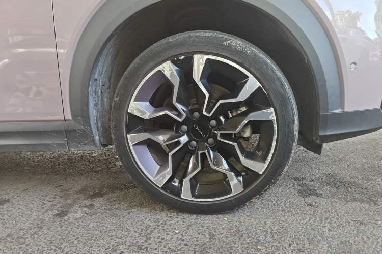 Used Lynk & Co 06 2021 1.5T Shero Pink Special Edition Right Front Wheel Hub
