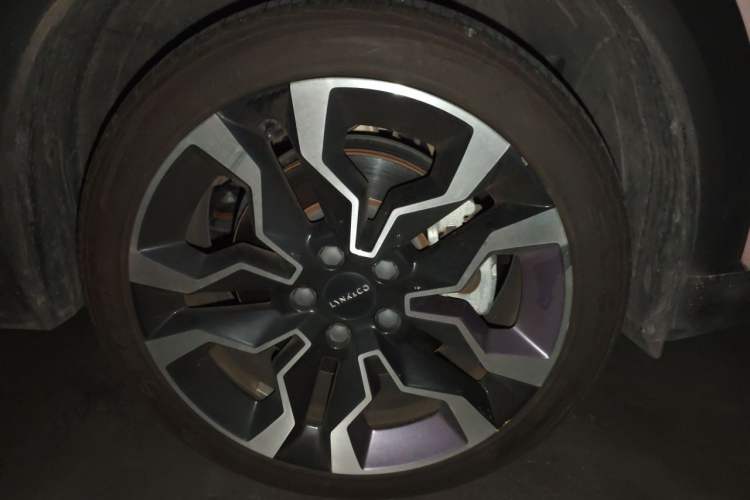 Used Lynk & Co 06 2021 1.5T Shero Pink Special Edition Right Front Wheel Hub
