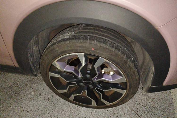 Used Lynk & Co 06 2021 1.5T Shero Pink Special Edition Right Front Wheel Hub