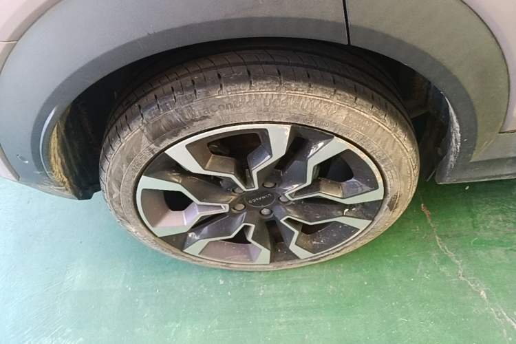 Used Lynk & Co 06 2021 1.5T Shero Pink Special Edition Right Rear Wheel Hub